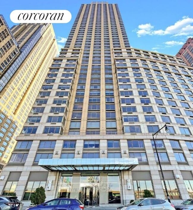 Building Photo - 200 Riverside Blvd