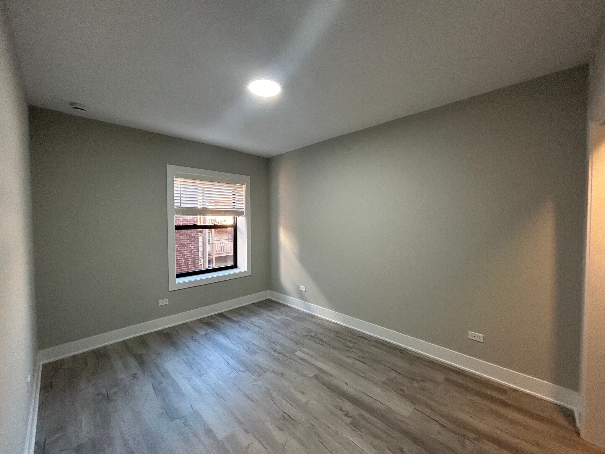 Building Photo - 1131 Oak Ave