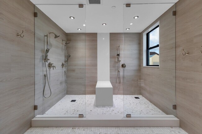 Building Photo - 7351 Promenade Dr