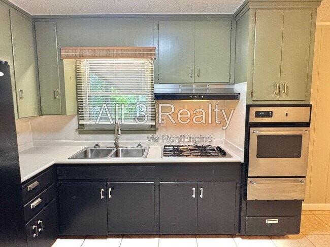 Building Photo - 1149 Beth Manor Dr