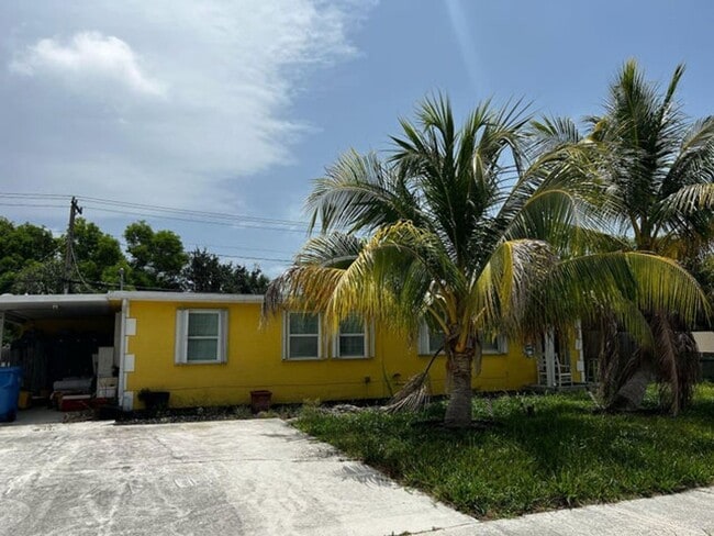 Building Photo - 1036 S 14th St