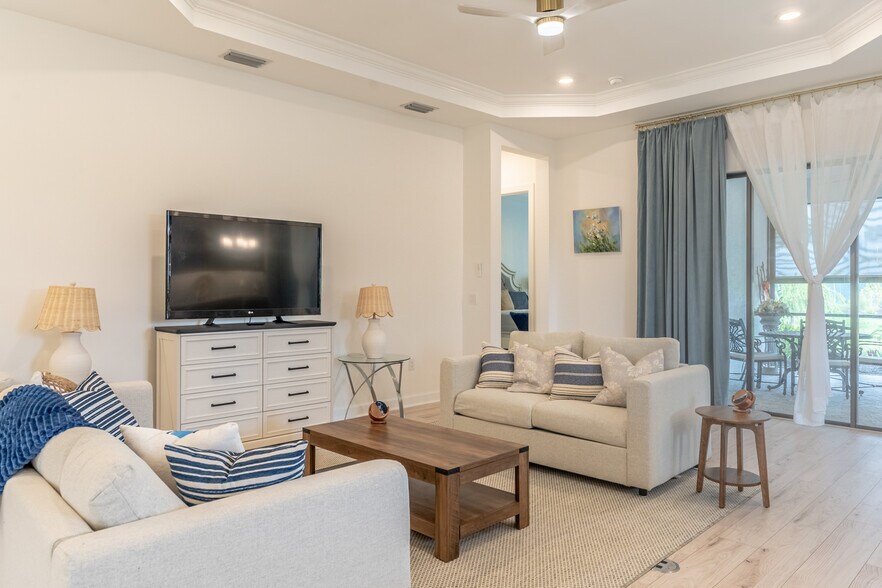 Living room - 15347 Turin Dr