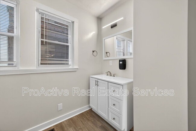 Building Photo - 1316 22nd St