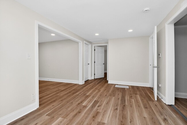 Building Photo - Cozy Two Bedroom Home!