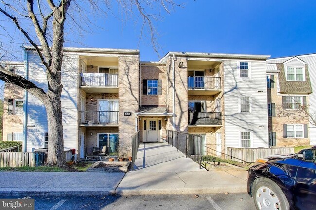 Building Photo - 8205 Whispering Oaks Way