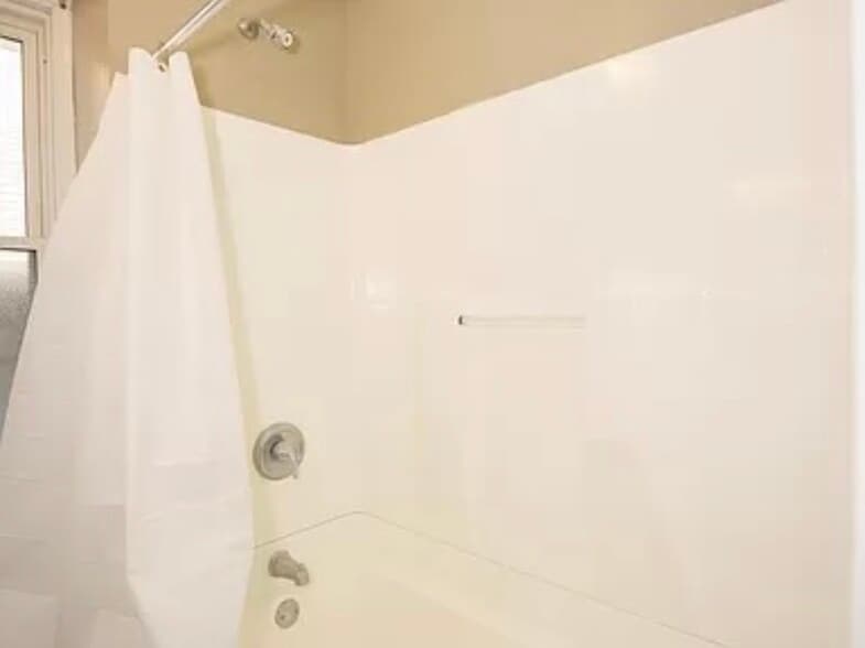 Building Photo - 1508 Tibbits Ave