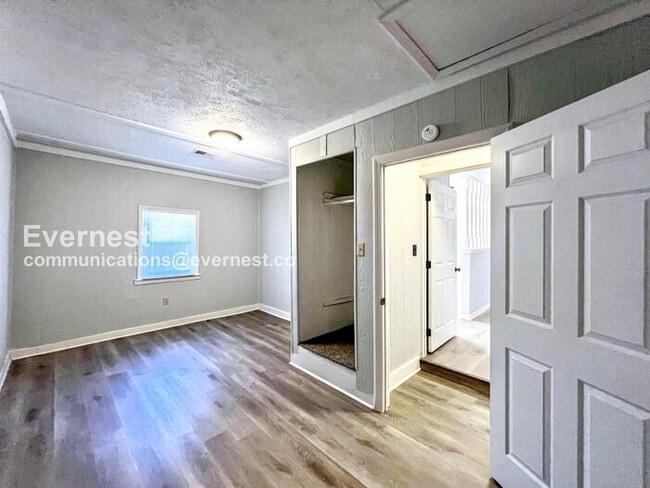 Building Photo - 8405 Greenbrook Pkwy