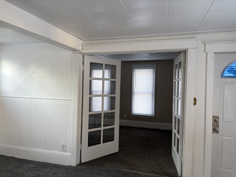 Building Photo - 1311 W Genesee Ave