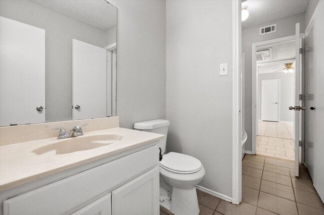 Building Photo - Affordable South Arlington