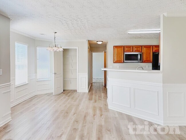 Building Photo - 1005 Ulster Ct