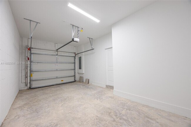 Building Photo - 7040 Channing Ave