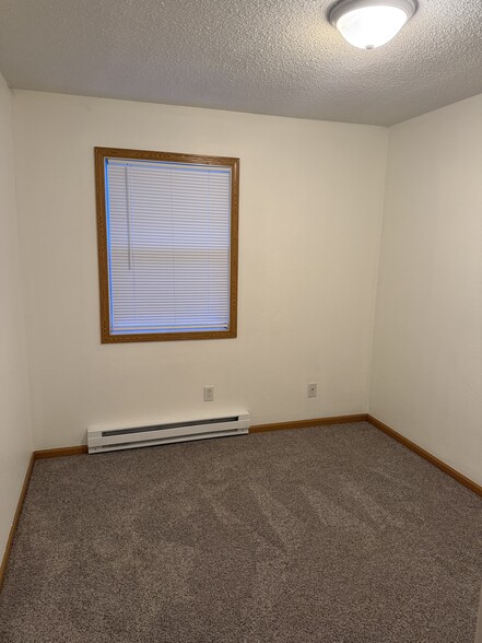 Building Photo - 728 31st St N