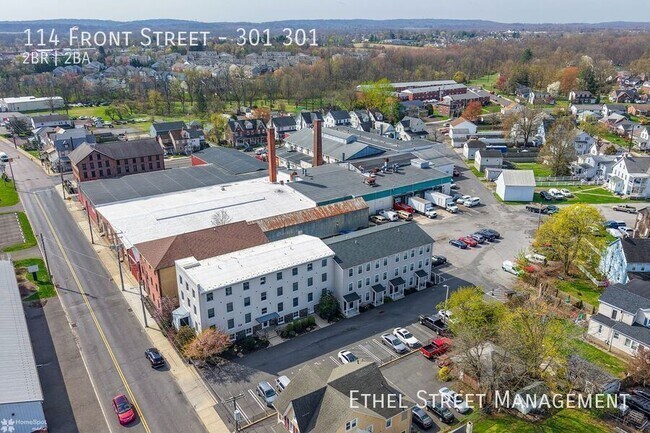 Building Photo - 114 Front St