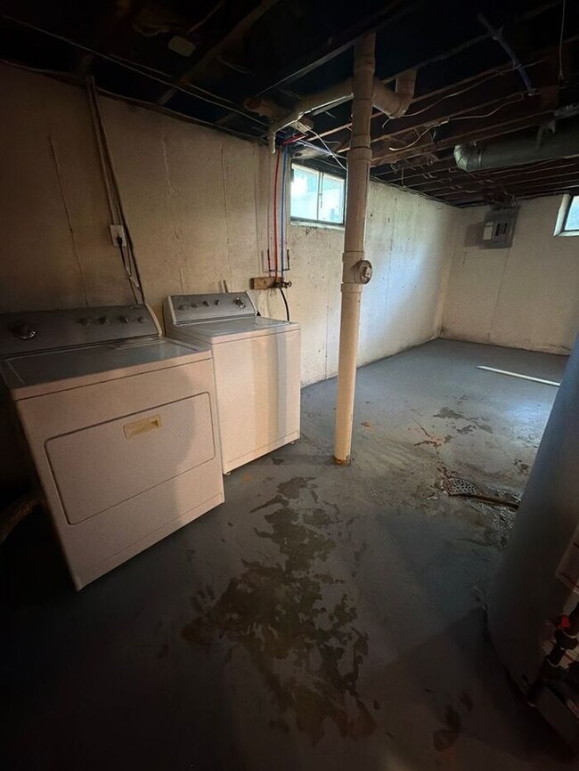 Building Photo - Cozy 3-bedroom, 1-bath