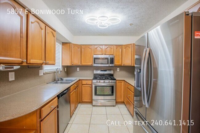 Building Photo - 5857 E Boniwood Turn