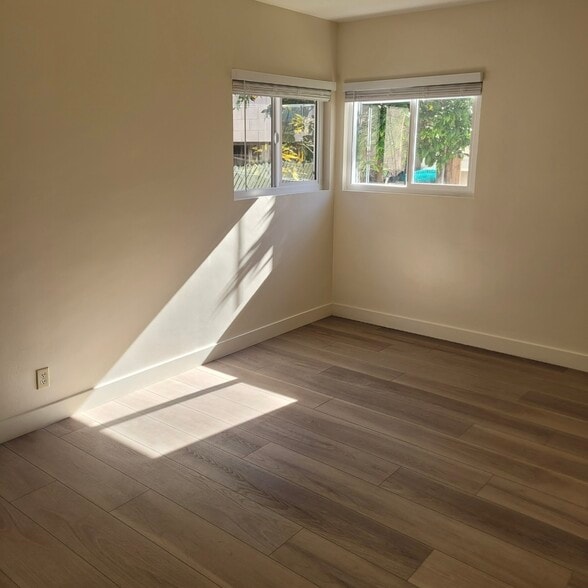 Building Photo - 2614 Voorhees Ave