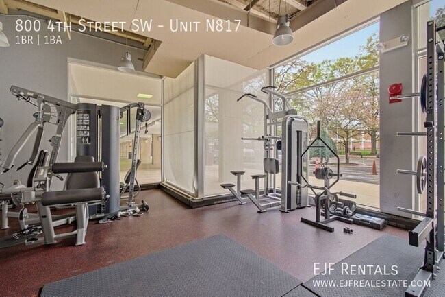 Building Photo - 800 4th St SW