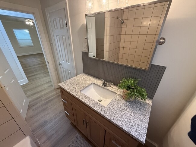 Building Photo - 3739 Rhea Ave