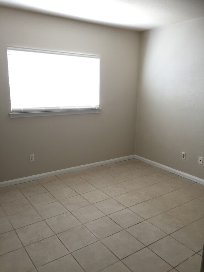 Building Photo - 707 Bighorn Dr
