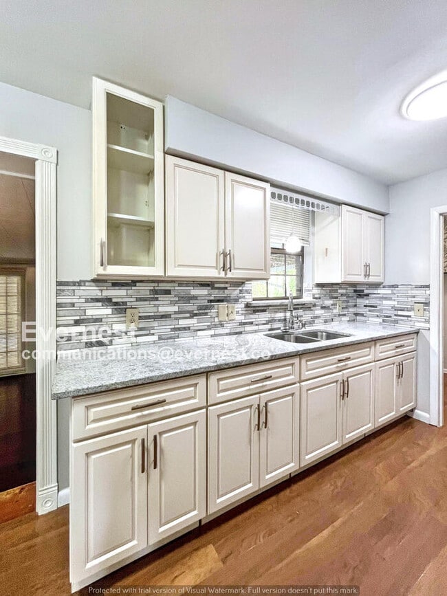 Building Photo - 209 Panamint Dr