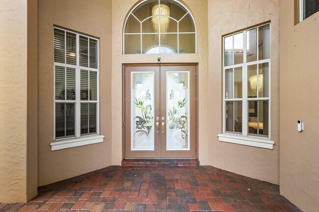 Building Photo - 3381 Lago De Talavera