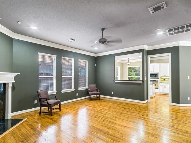 Building Photo - 3006 E Park at Fairdale