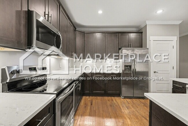 Building Photo - 122 Valley View St