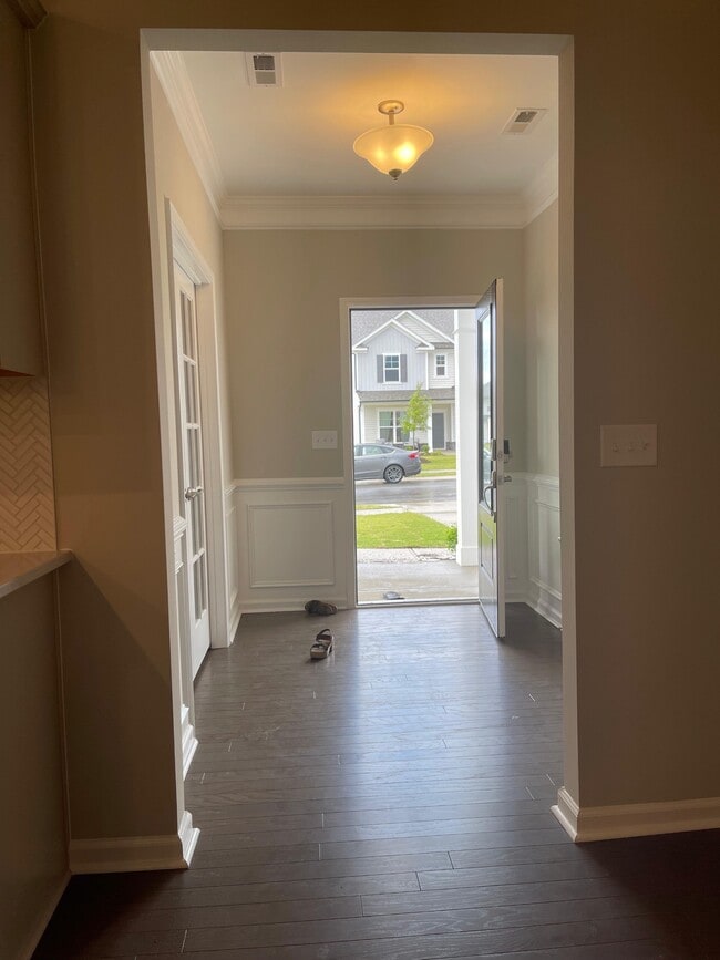 Building Photo - 2195 Fox Chapel Pl