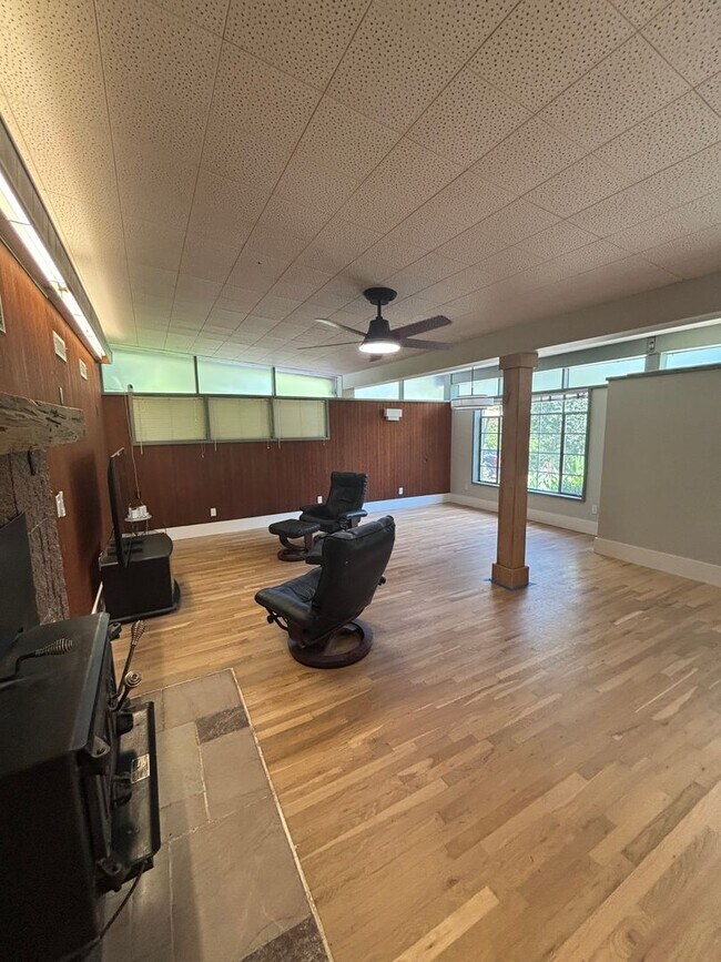 Building Photo - Coming Soon in Norris!!