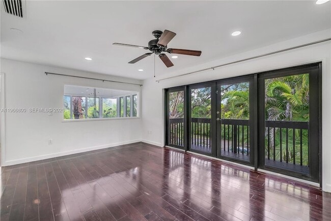 Building Photo - 6500 SW 54th Ln