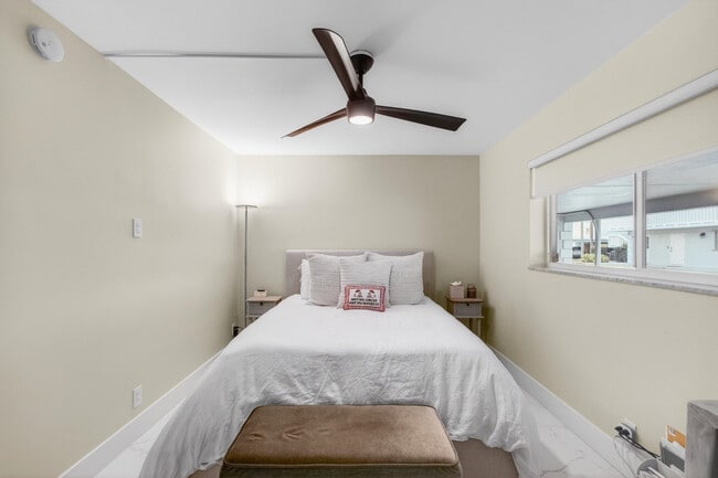 Building Photo - 322 N Federal Hwy