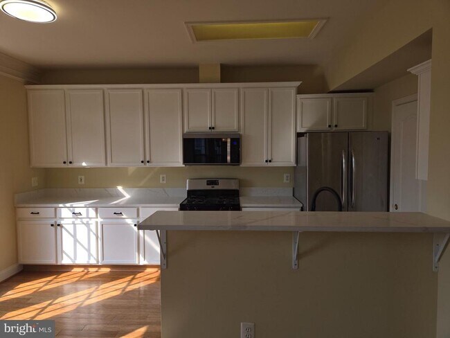 Building Photo - 23624 Overlook Park Dr