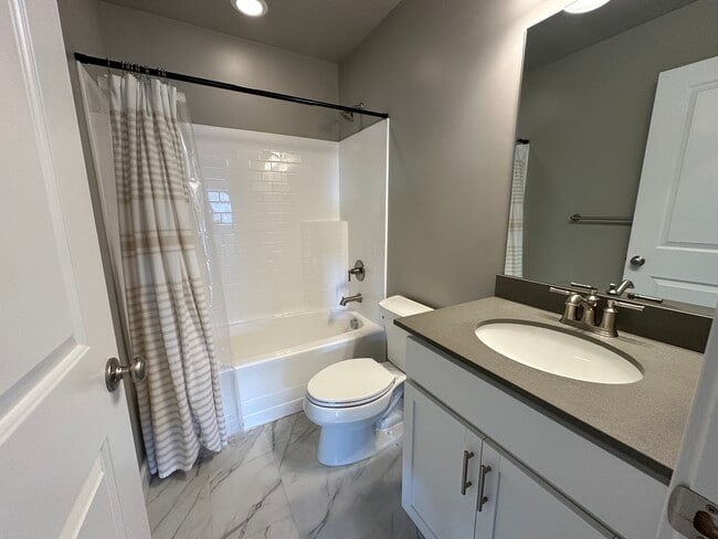 Building Photo - 1429 3500 W