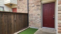 Building Photo - 6646 E Lovers Ln