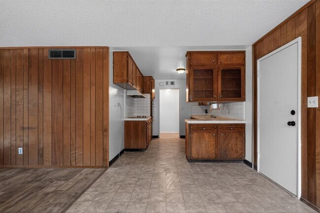 Building Photo - 4115 N Briarwood Ave