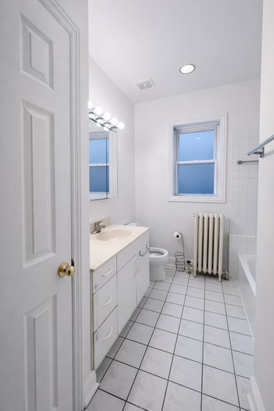 Building Photo - 3716 N Cicero Ave