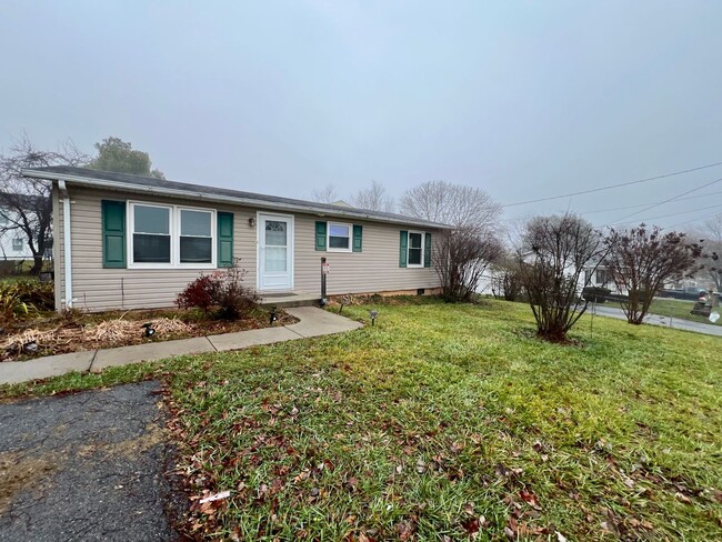 Primary Photo - 3 Bed/2 Bath Rancher in Ranson, WV