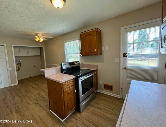 Building Photo - 8413 Cloverport Dr