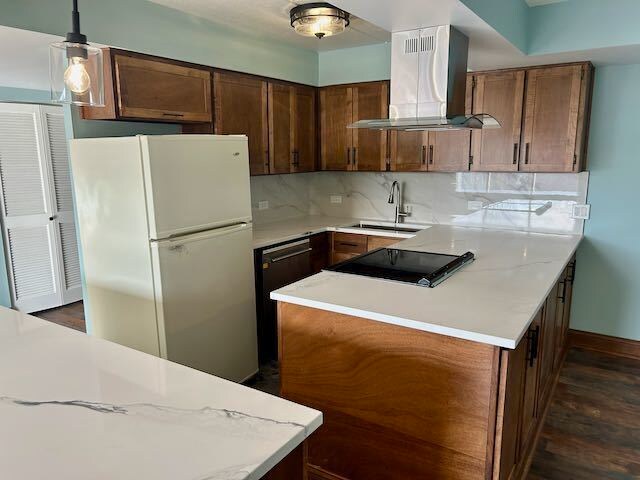 Building Photo - 1301 N Western Ave