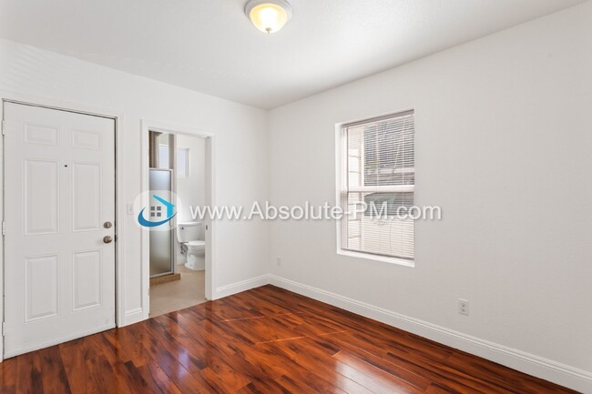 Building Photo - Amazing 2 Bed 2 Bath Newly Upgraded Unit i...