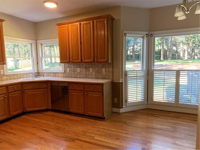 Building Photo - 165 Kiveton Park Dr