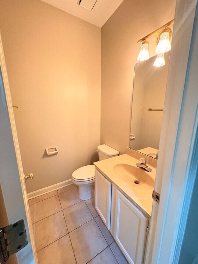 Building Photo - Newly Painted Germantown Home Minutes Away From Thornwood Market Row. Pets Are Welcome With Owner...