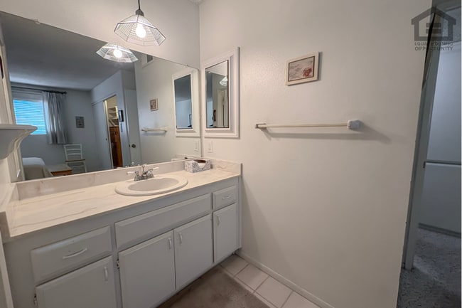 Building Photo - 2Bed/2Bath Condo at Thomas Rd/56th St! Ready for Immediate Move-In!