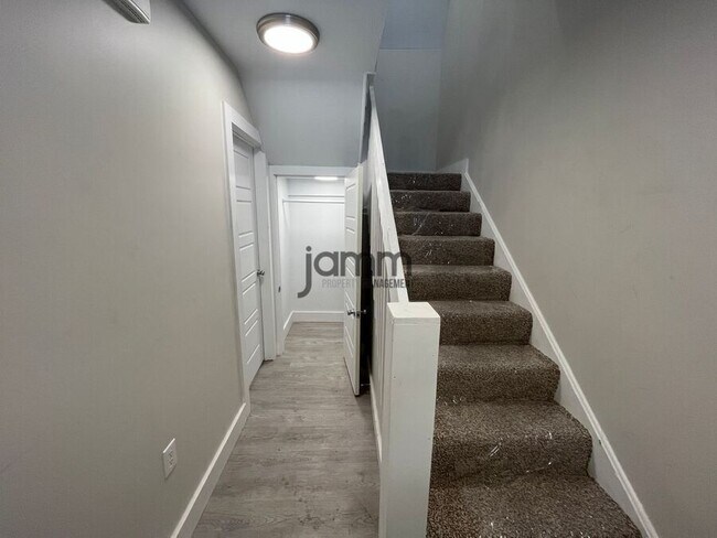 Building Photo - 1966 Randall Rd