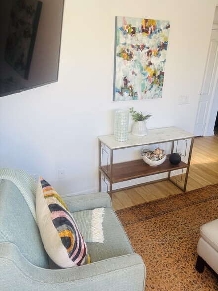 Building Photo - 3341 1st Ave