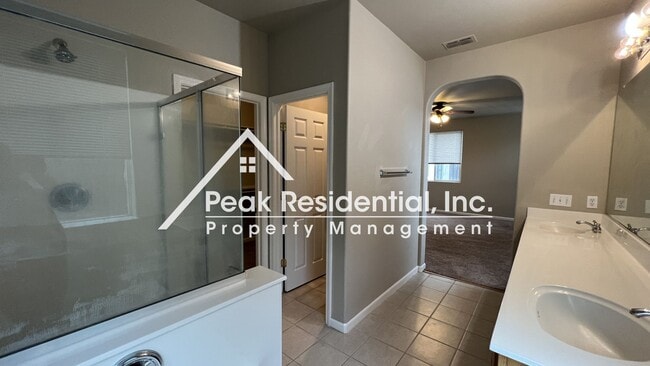Building Photo - Spacious Elk Grove 3bd/2ba Home with 2 Car...