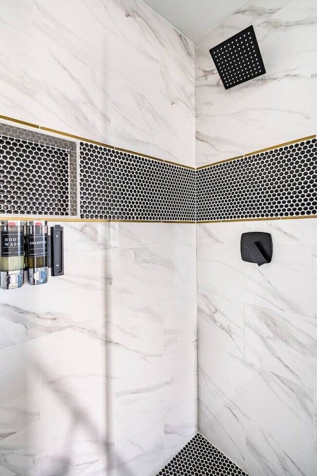 Building Photo - 920 17th St