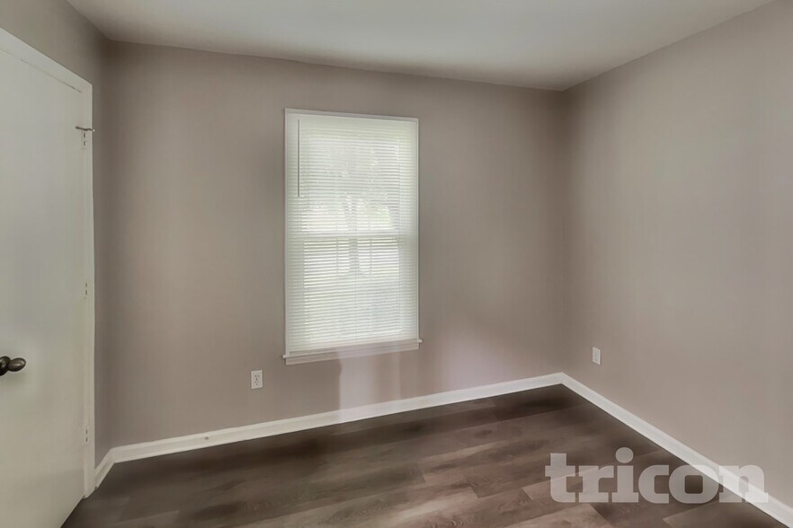 Building Photo - 9223 Shackleford Terrace