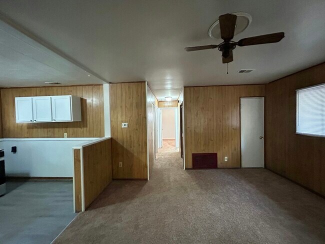 Building Photo - 15907 Knight