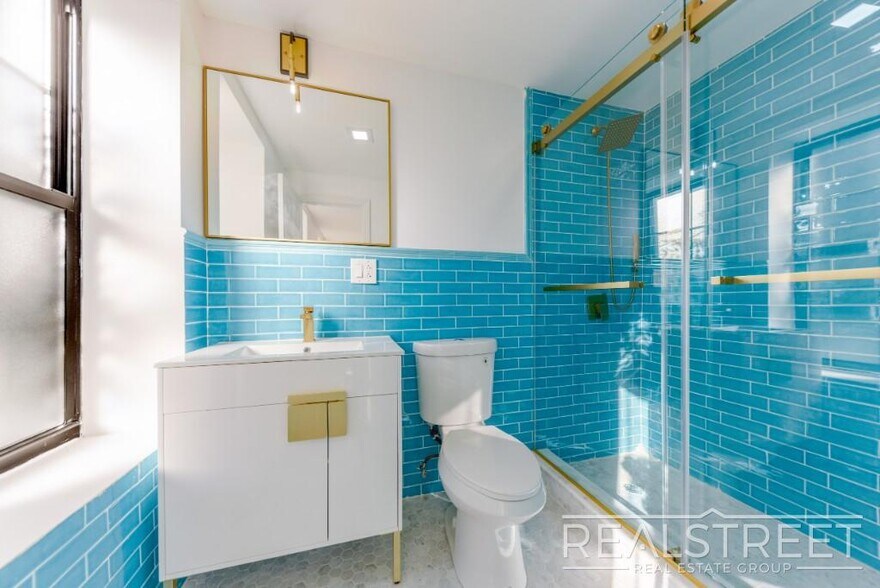 Building Photo - Brand New 4 Bed 3 bath Upper Duplex in Bed Stuy Townhouse!